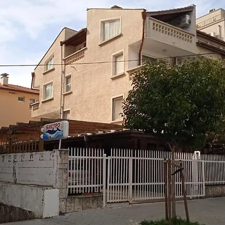 в непосредствена близост до плажа Iii Apartmán *